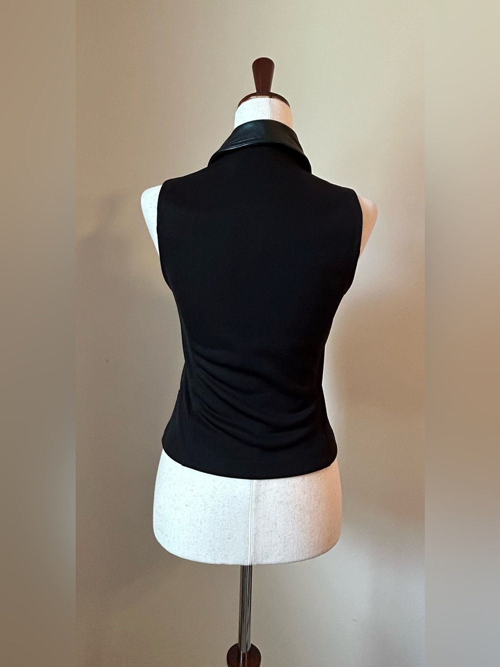 Wilsons Leather Black Genuine Leather Front Stretch Back Moto Vest Size S - Picture 4 of 10